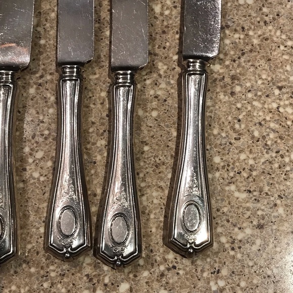 Community Silver Set of Knives - Picture 2 of 8